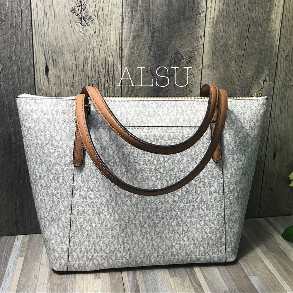 Michael Kors Ciara LG EW TZ Tote Vanilla W AUTHENT - Picture 4 of 8